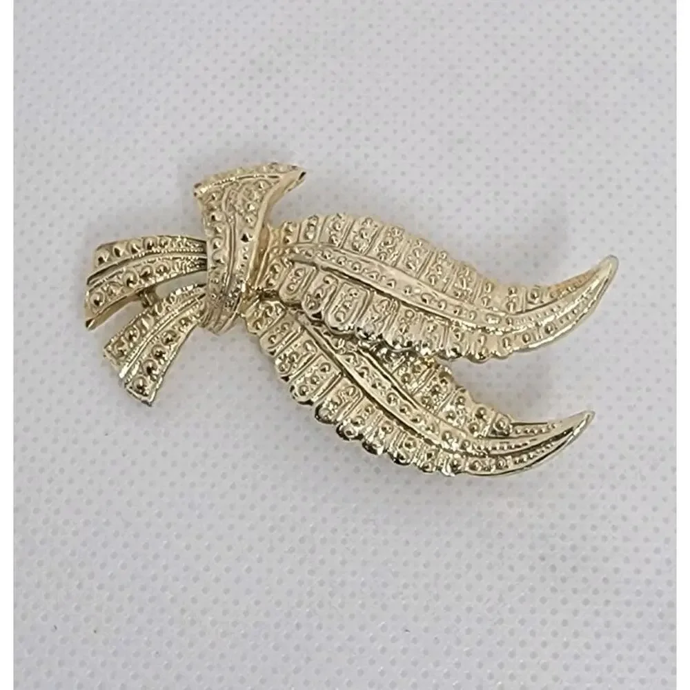 Vintage GERRY'S Signed Gold Tone Leaf Leaves Ribbon Brooch‎ Retro Fall Autumn